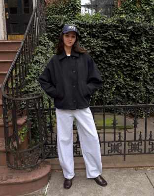 Bershka - Jacke in Blau mit Filzstruktur und Fledermausärmeln-Marineblau