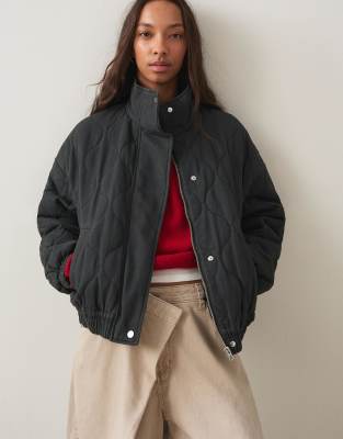 Bershka - Jacke in Grau mit Zopfmuster und Stickerei-Neutral