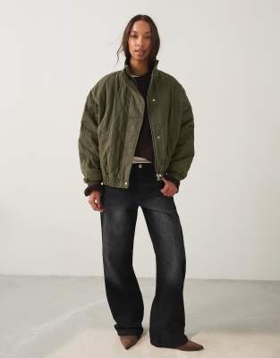 Bershka - Jacke in Khaki mit Zopfmuster und Stickerei-Grün