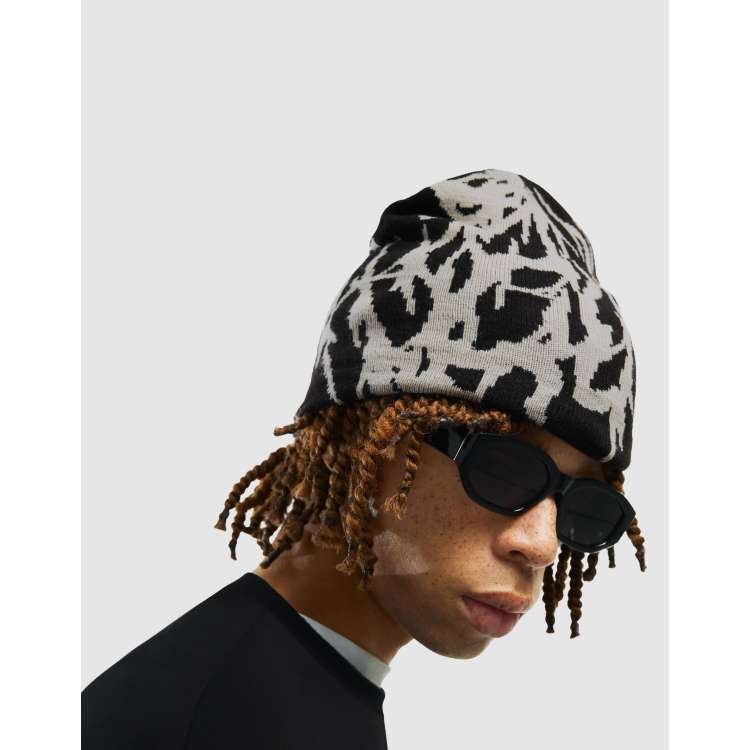 209775787-1-black?$n_750w$&wid