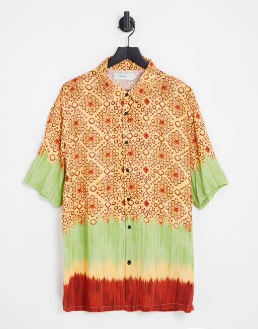 Bershka – Jasnobrązowa koszula z krótkimi rękawami w kafelkowy wzór