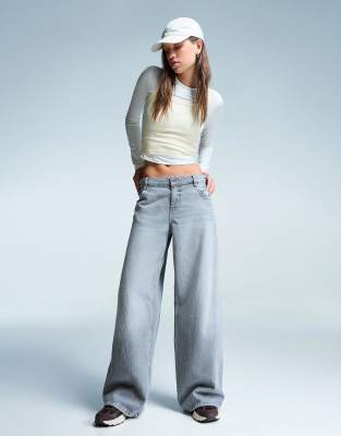 Bershka - Jean ample à taille basse - Gris clair