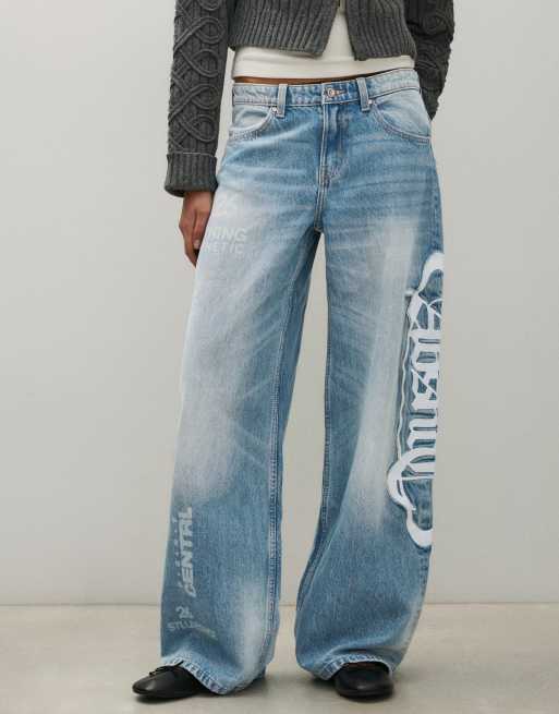 Bershka jean baggy taille haute délavé avec écusson bleu, 4 de 5