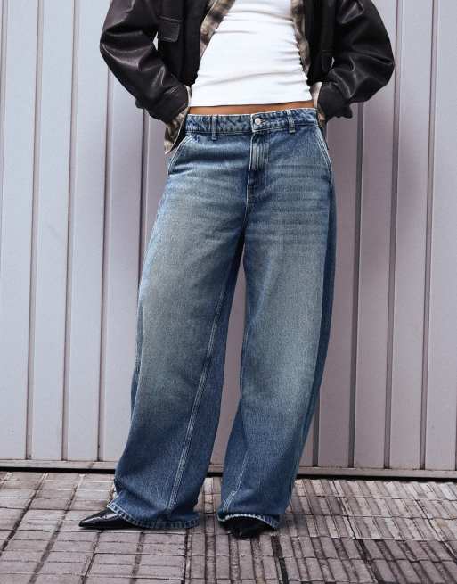 Bershka Jean barrel taille haute avec poche à effet cuir en bleu moyen, 2 de 4