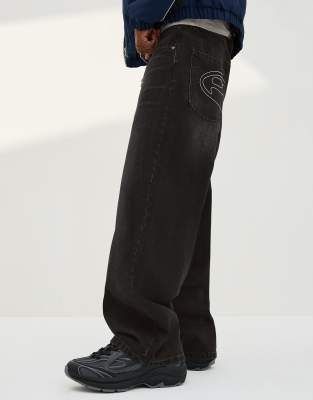 Bershka - Jean brodé coupe barrel - Noir