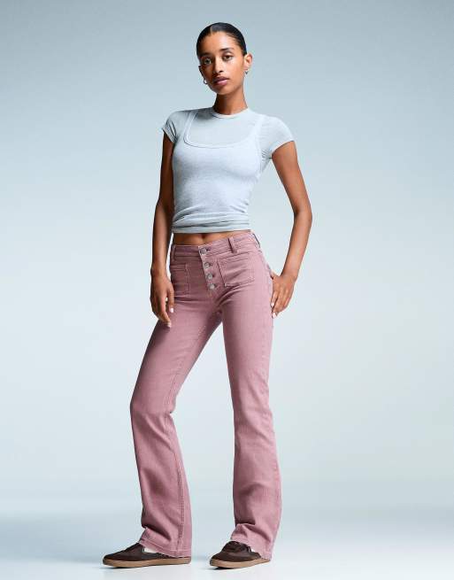 Bershka - Jeans a zampa taglio corto rosa