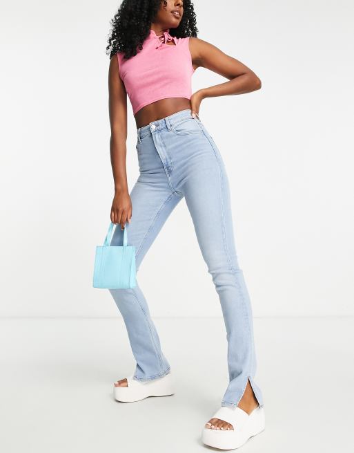 Bershka - Jeans azzurri con spacco sul fondo 