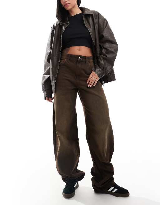 Bershka – Jeans in Braun mit besonders weitem Bein