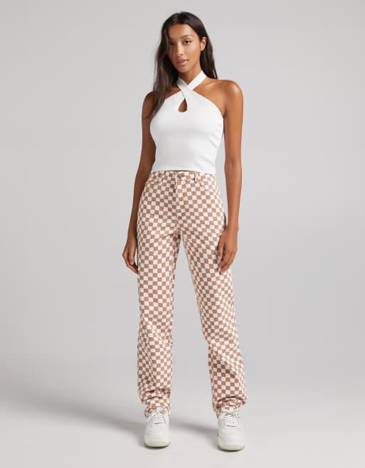 Bershka – Jeans in Braun mit Schachbrettmuster