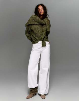 Bershka - Jeans in Ecru mit weitem Bein-Weiß