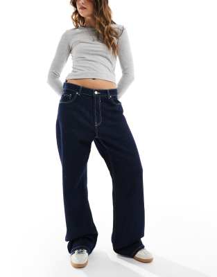 Bershka - Jeans in indigoblauer Waschung mit superweitem Bein-Grau