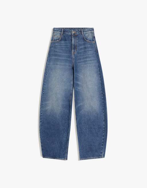 Bershka – Jeans in Jeansblau mit hohem Bund und abgerundetem Beinschnitt, 4 von 4