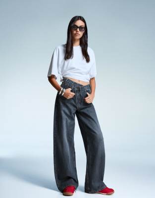 Bershka - Jeans in Jeansblau mit weitem Bein