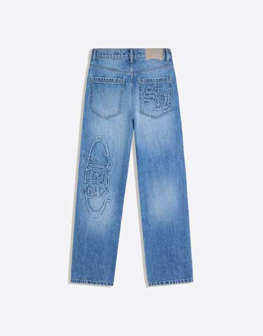 Bershka jeans lavati con dettaglio goffrato in blu medio, 6 di 6