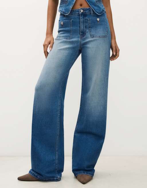 Bershka jeans med brede ben og knapdetalje i mellemblå, 4 af 5