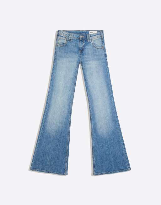 Bershka jeans med broderi, lavtaljede og med svaj i blå, 6 af 6