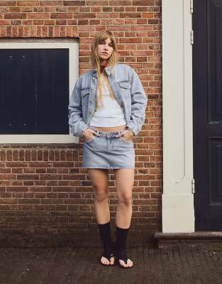 Bershka - Jeans-Minirock in Mittelblau
