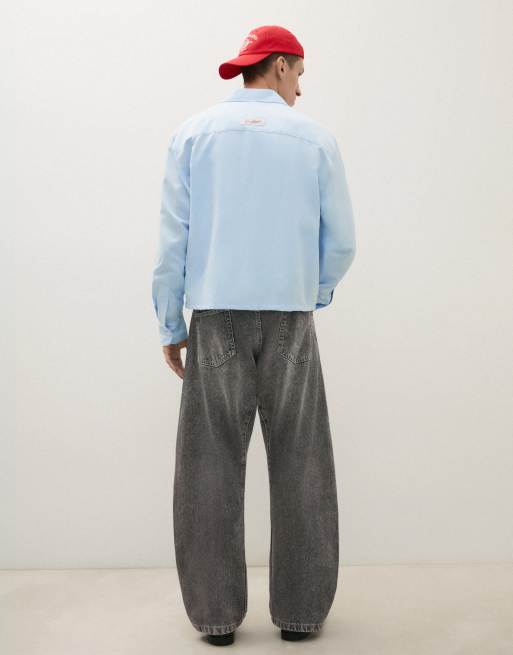 Bershka Jeans mit Twisted Fit in Hellgrau, 3 von 5