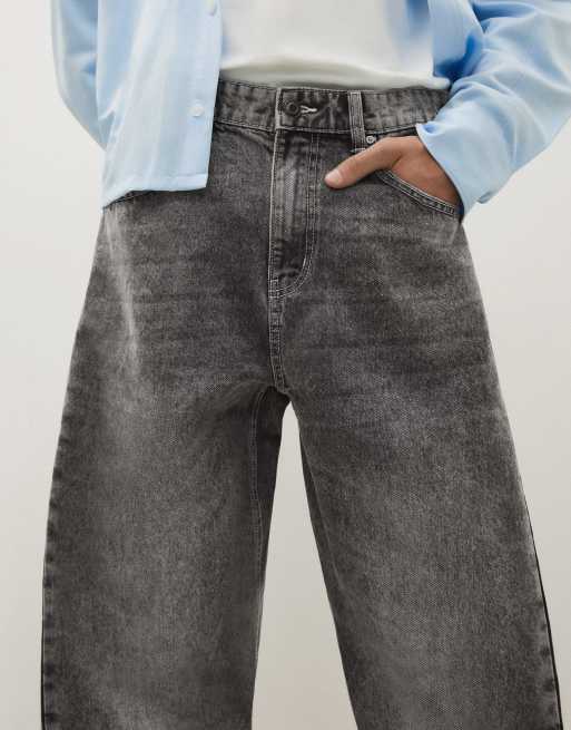 Bershka Jeans mit Twisted Fit in Hellgrau, 4 von 5