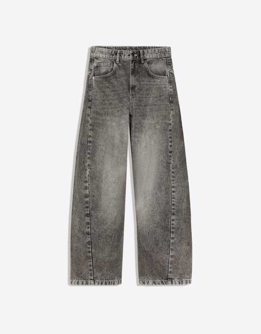 Bershka Jeans mit Twisted Fit in Hellgrau, 5 von 5