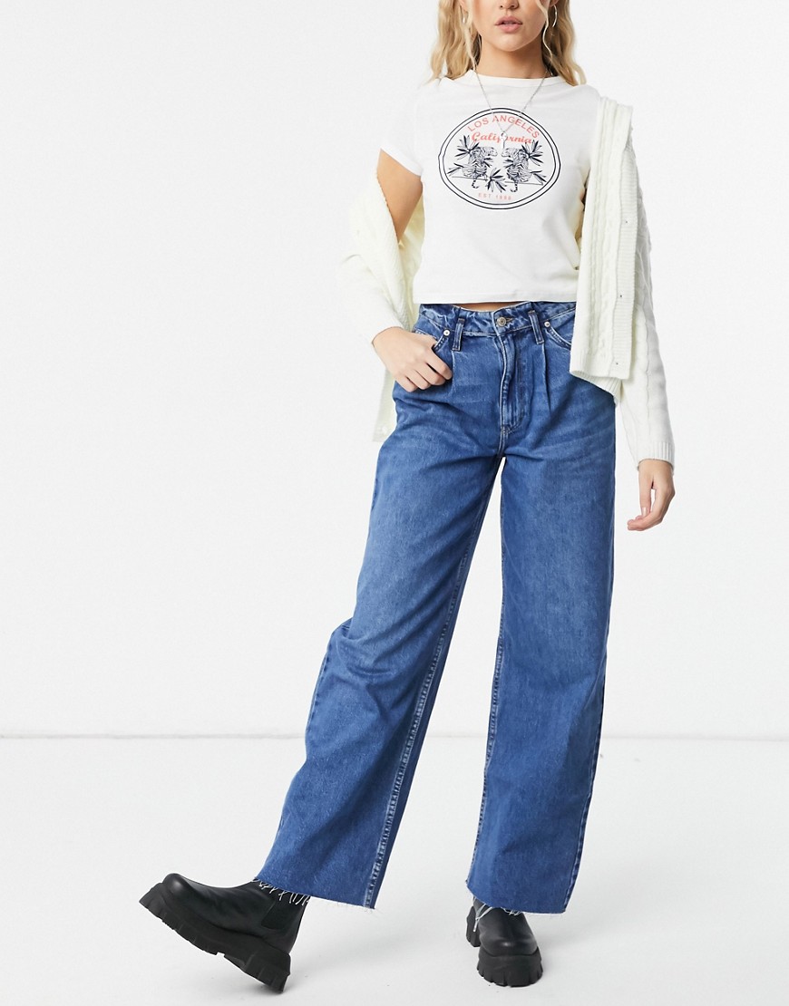 bershka -  – Jeans mit weitem Bein im Stil der 90er-Jahre in Blau