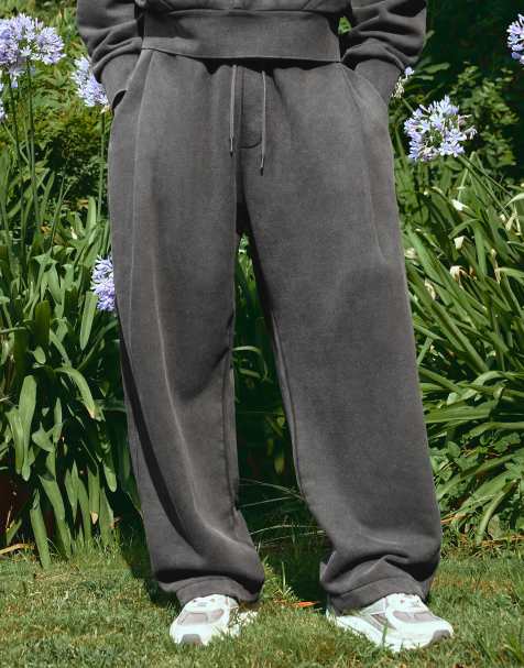 Bershka Jogger mit Ballonschnitt, Waschung und Bügelfalten in Schwarz - view 1