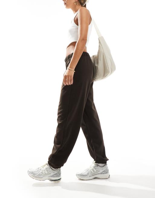 Bershka - Joggers color cioccolato con fondo elasticizzato