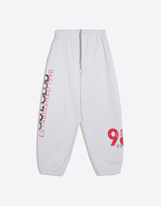 Bershka joggers grafici in pile slavato grigio, 5 di 5