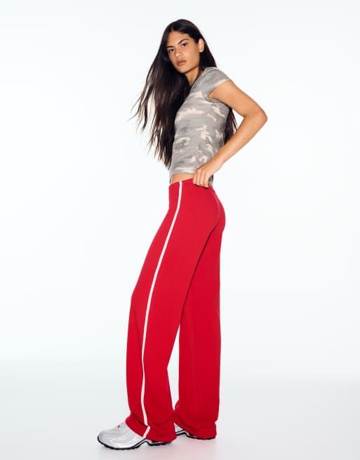 Bershka jogging à bandes contrastantes sur le côté en rouge, 2 de 5