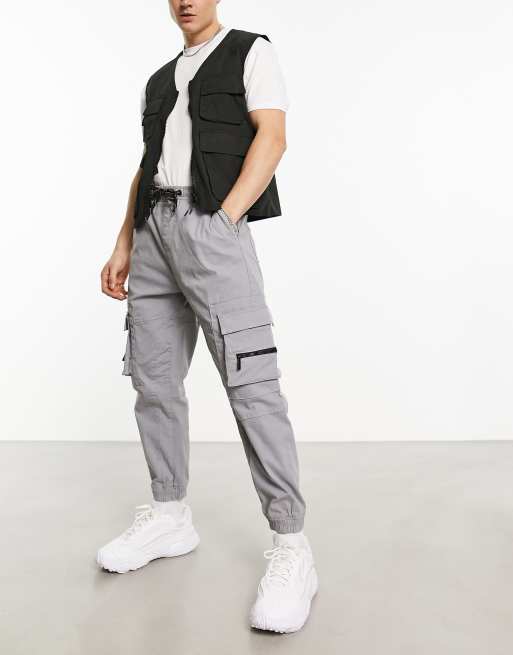 Bershka - Joggingbroek met cargozakken in grijs, exclusief bij ASOS 