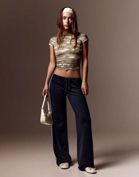 Bershka joggingbroek met contrasterende zijstreep in blauw - view 1