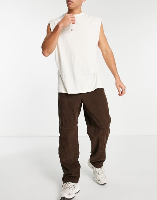 Bershka - Joggingbroek van corduroy met wijde pijpen in bruin