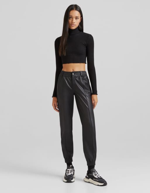 Bershka - Joggingbroek van imitatieleer in zwart