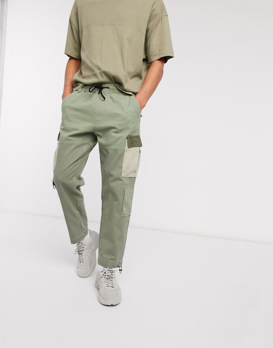 Bershka - Join Life - Pantaloni cargo in denim verde con tasche a contrasto