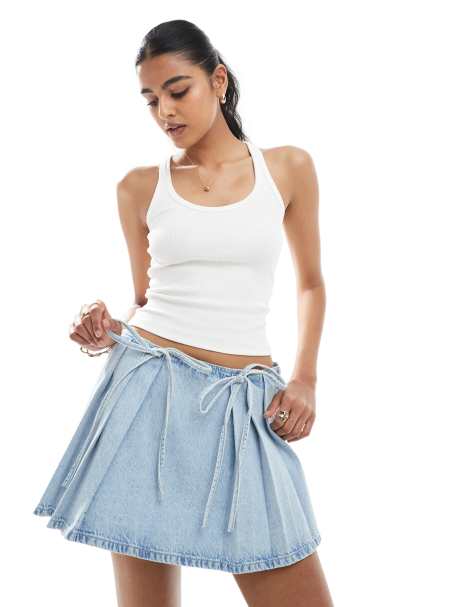 Bershka - Jupe-short en jean nouée avec liens noués sur le devant - Bleu clair - view 1
