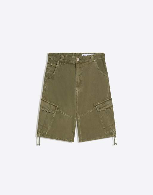 Bershka – Kakifärgade bermudashorts av denim i cargo- och fallskärmsstil, 3 av 4