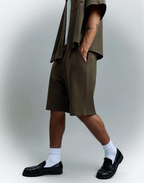 Bershka – Kakifärgade, våfflade skatershorts, del av set - view 1