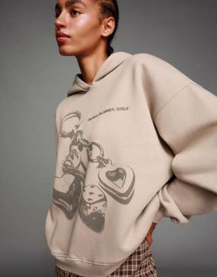 Bershka - Kapuzenjacke in Hellgrau mit Print und Reißverschluss
