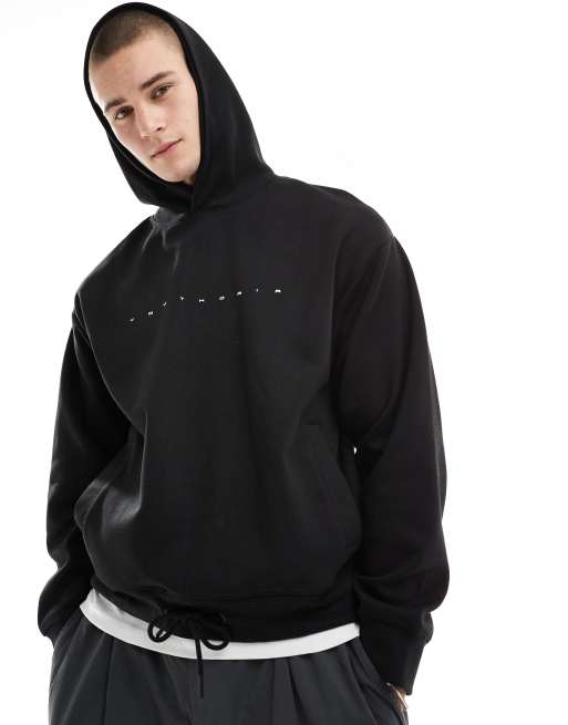 Bershka – Kapuzenpullover in Schwarz mit farblich abgesetztem Print