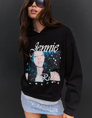 Bershka - Kapuzenpullover in Schwarz mit „Jennie Ruby"-Print