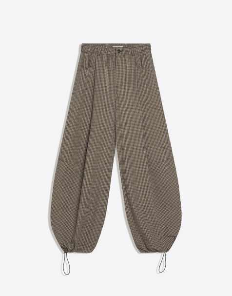 Bershka – Karierte Fallschirmhose in Beige - view 1