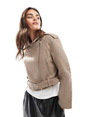 Bershka - Kastige Biker-Jacke in sandfarbener Wolloptik-Neutral