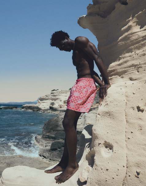 Bershka – Kastiger Badeanzug in Rosa mit Print - view 1