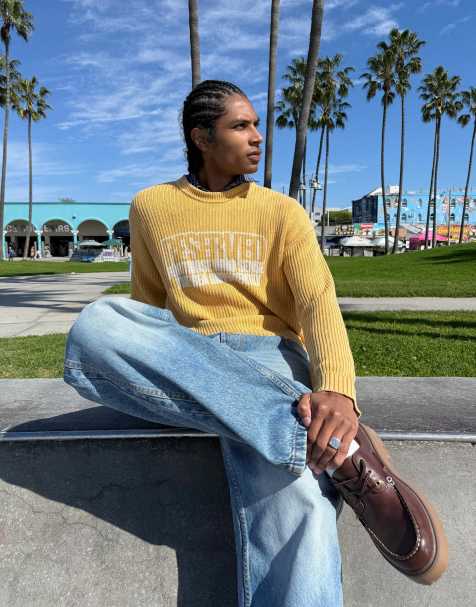 Bershka – Kastiger Pullover in Gelb mit Rundhalsausschnitt und Print - view 1