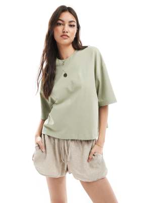 Bershka - Kastiges Oversize-T-Shirt in Khaki-Grün