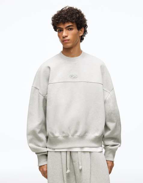 Bershka – Kastiges Sweatshirt in Hellgrau mit Rundhalsausschnitt - view 1