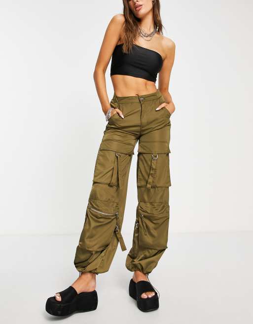 Bershka – Khakifärgade byxor i satin med cargofickor, del av set