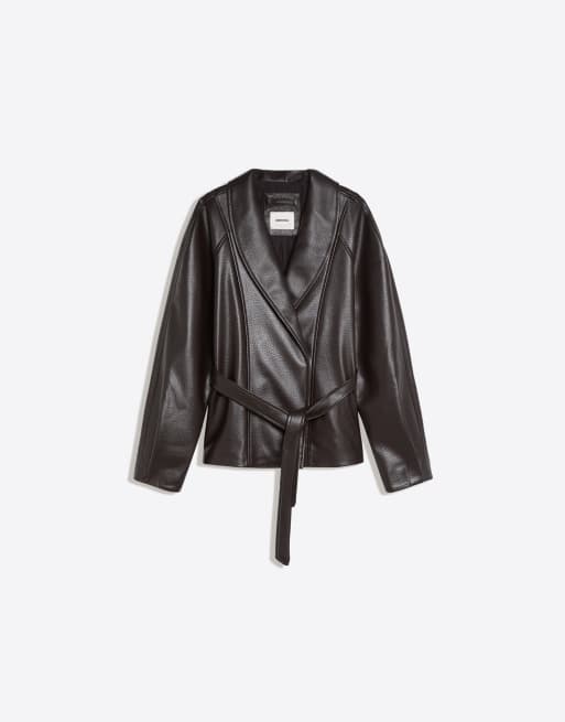 Bershka Kimonojacke in Lederoptik mit Gürtel in Braun, 5 von 5