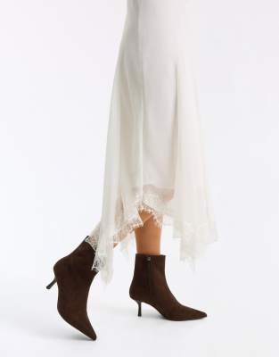Brown Ankle