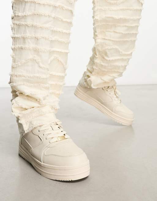 Bershka – Klobige Sneaker in Beige mit Ziernaht  
